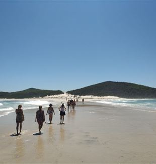 Sydney, a typical get-together, a walk on one of our beaches (Photo B. O'Donnell)