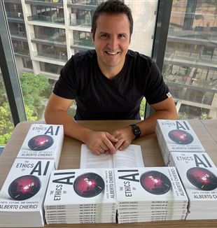 Alberto at a presentation of his book.